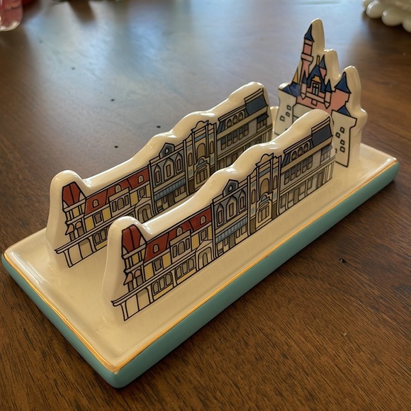 Disney Sleeping Beauty Castle & Main Street USA porcelain Trinket Tray figurine - Picture 8 of 11